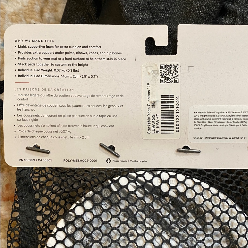 lululemon athletica Marble Print Silicone Cups in White and Gray - Picture 4 of 7